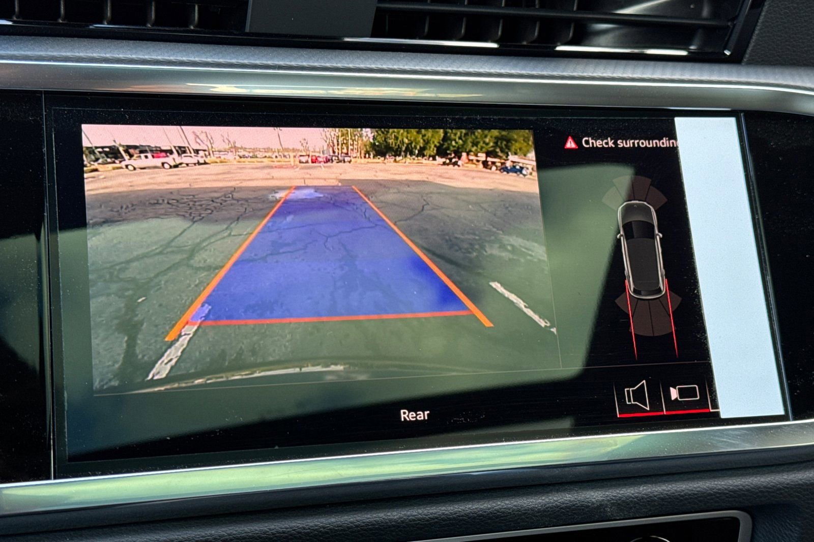 New 2025 Audi Q3 2.0T Premium image 16