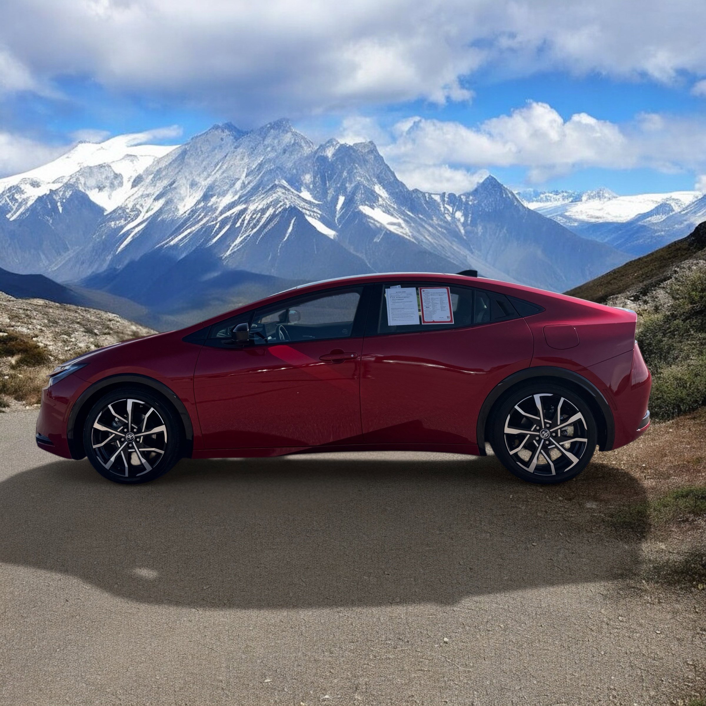 Used 2023 Toyota Prius Prime Premium FWD image 2