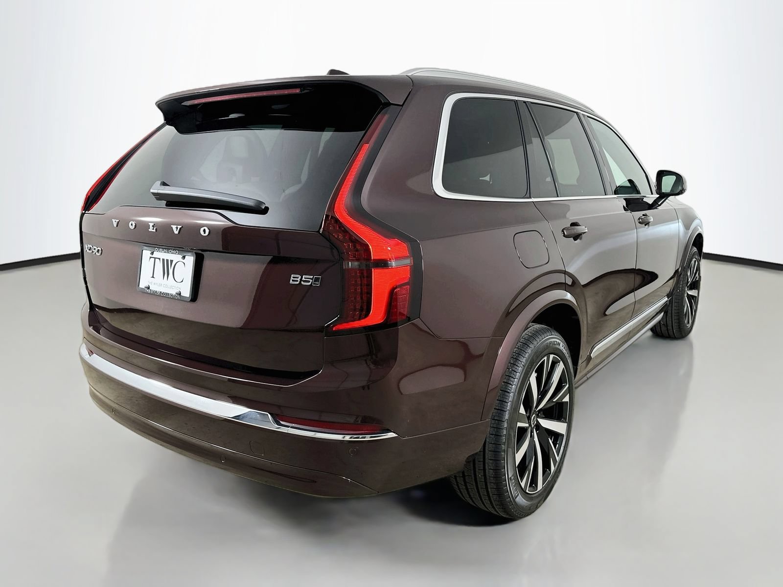 New 2026 Volvo XC90 B5 Core w/ Protection Package AWD/4WD image 5