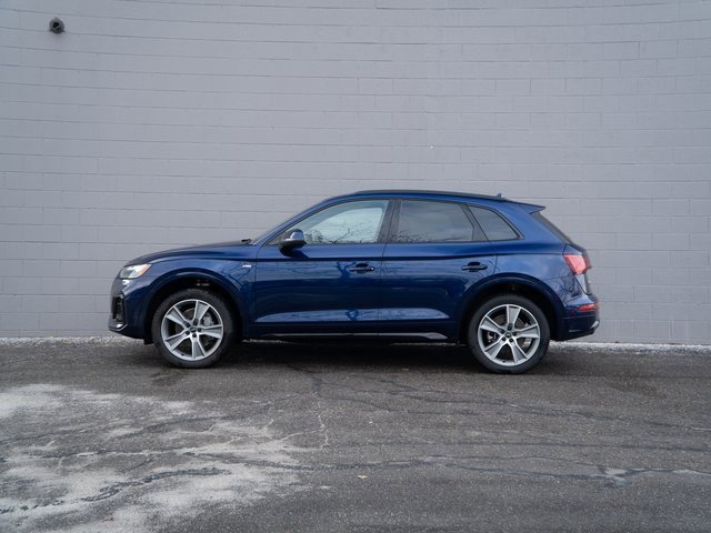 Certified 2025 Audi Q5 2.0T Premium w/ Convenience Plus Package video 2