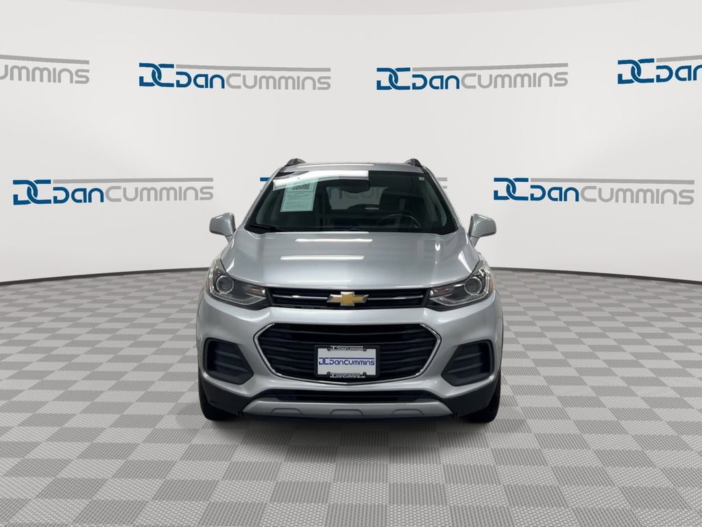 Used 2018 Chevrolet Trax LT w/ LT Convenience Package image 3