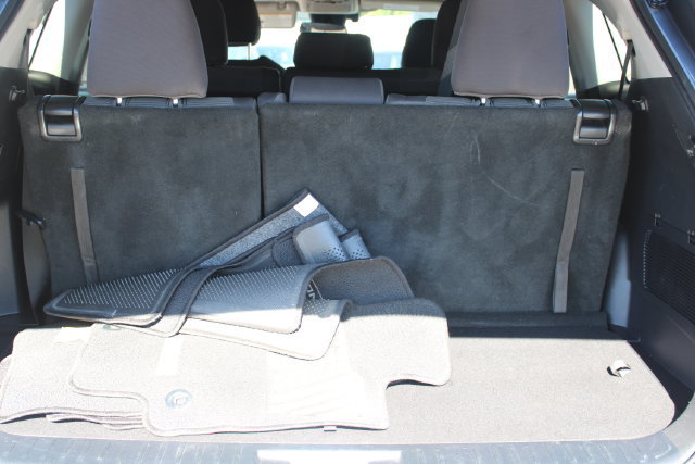 Used 2020 Toyota Highlander LE FWD image 42