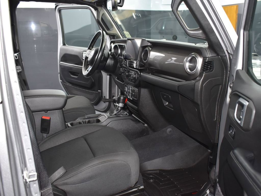 Used 2020 Jeep Wrangler Unlimited Sahara w/ Uconnect 4C Nav & Sound Group image 12