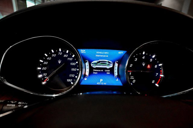 Used 2018 Maserati Quattroporte S GranLusso Q4 AWD/4WD image 31