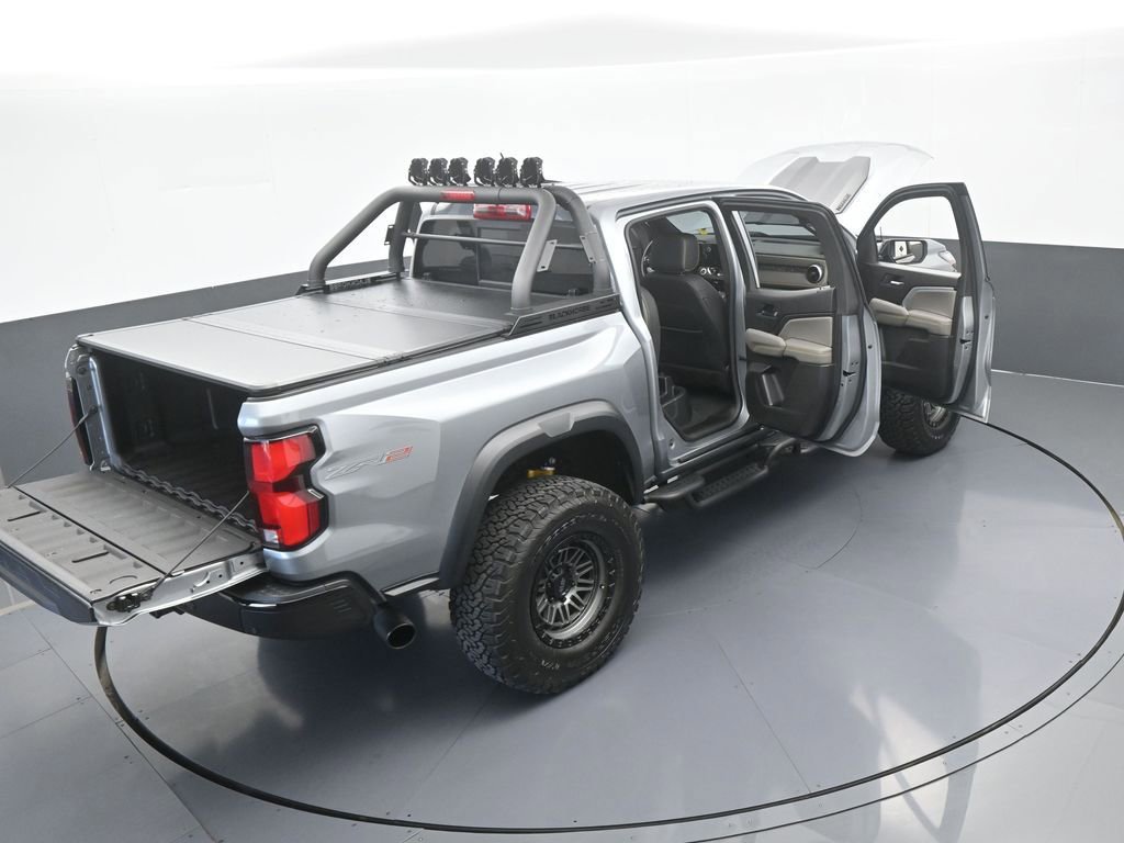 Used 2025 Chevrolet Colorado ZR2 w/ Technology Package AWD/4WD image 74