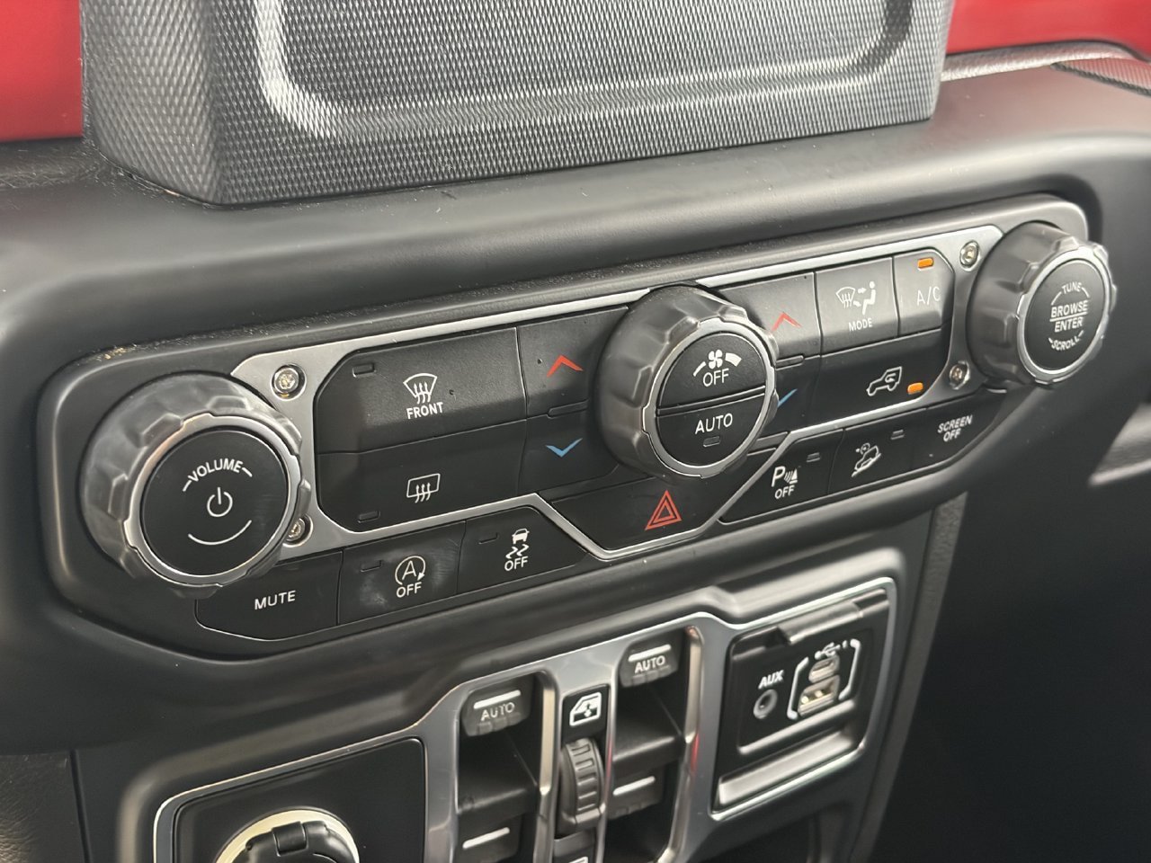 Used 2019 Jeep Wrangler Unlimited Rubicon w/ Safety Group AWD/4WD image 28