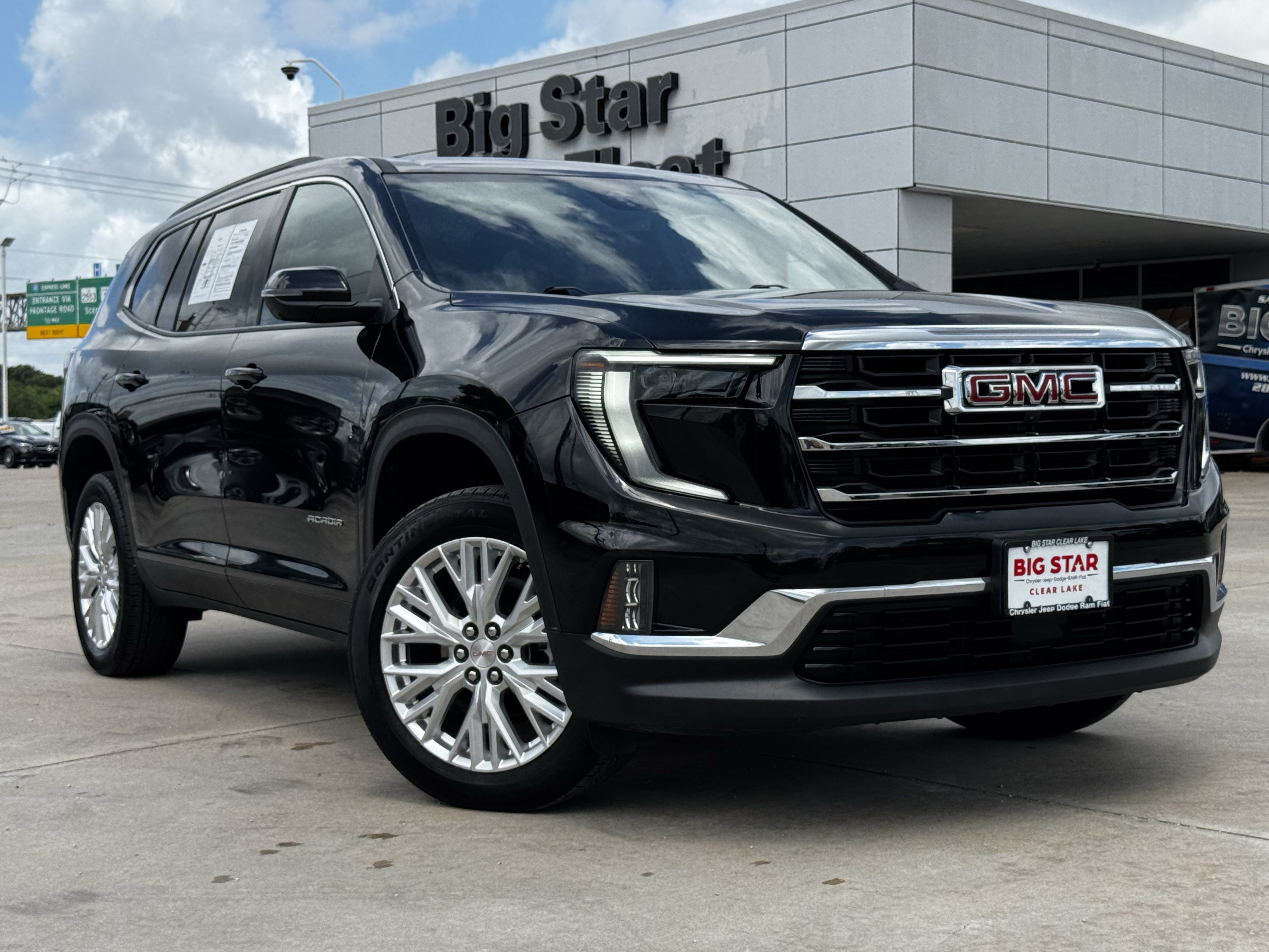 Used 2024 GMC Acadia Elevation FWD image 2
