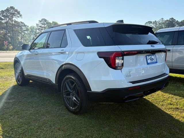 New 2026 Ford Explorer ST-Line RWD image 3