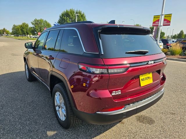 New 2025 Jeep Grand Cherokee Laredo X w/ Trailer Tow Package AWD/4WD image 9