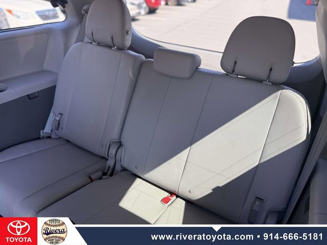 Used 2017 Toyota Sienna XLE Premium image 15