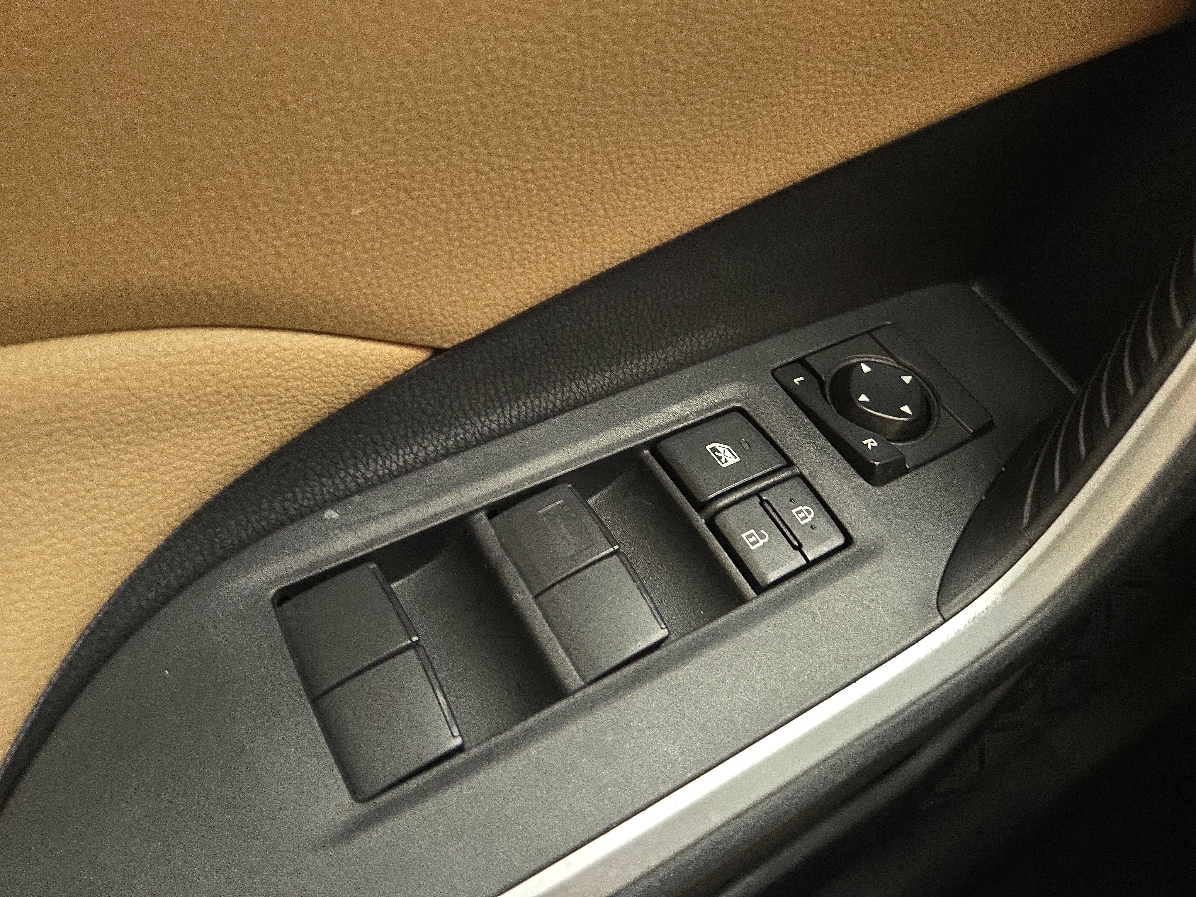 Used 2021 Toyota RAV4 XLE image 29