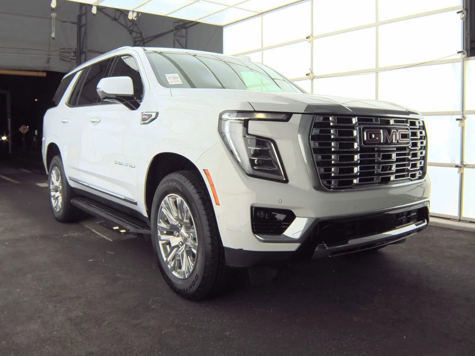 Used 2025 GMC Yukon Denali image 3