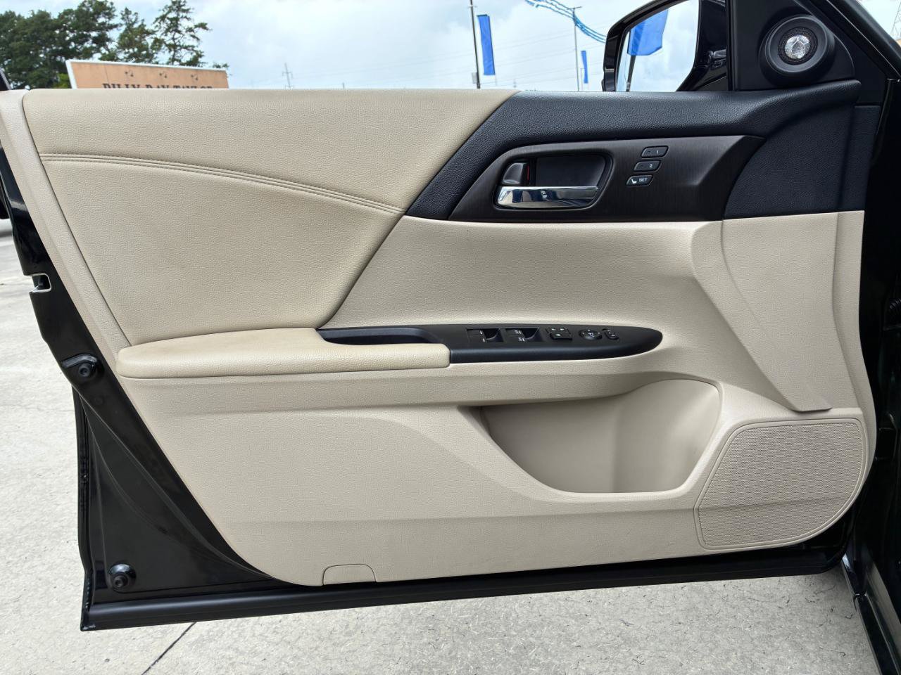 Used 2015 Honda Accord EX-L image 8