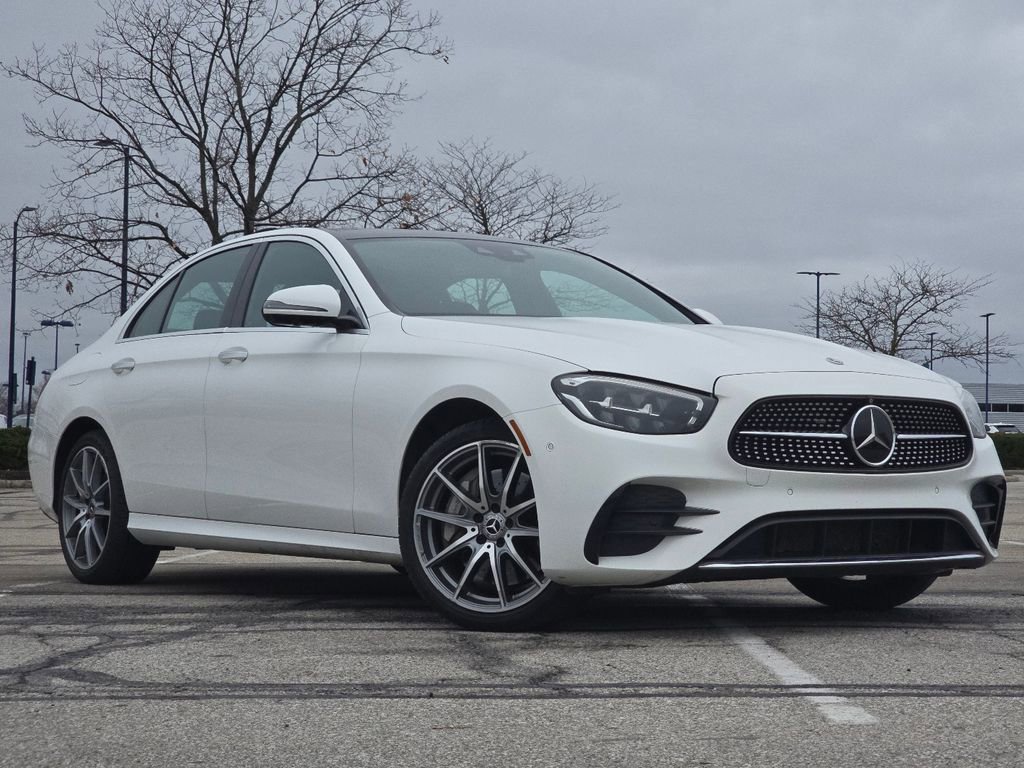 Used 2022 Mercedes-Benz E 350 4MATIC Sedan image 2