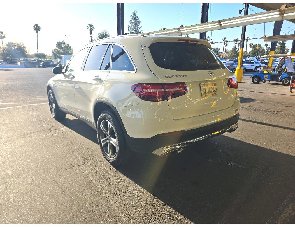 Used 2019 Mercedes-Benz GLC 350e 4MATIC w/ Premium Package image 4