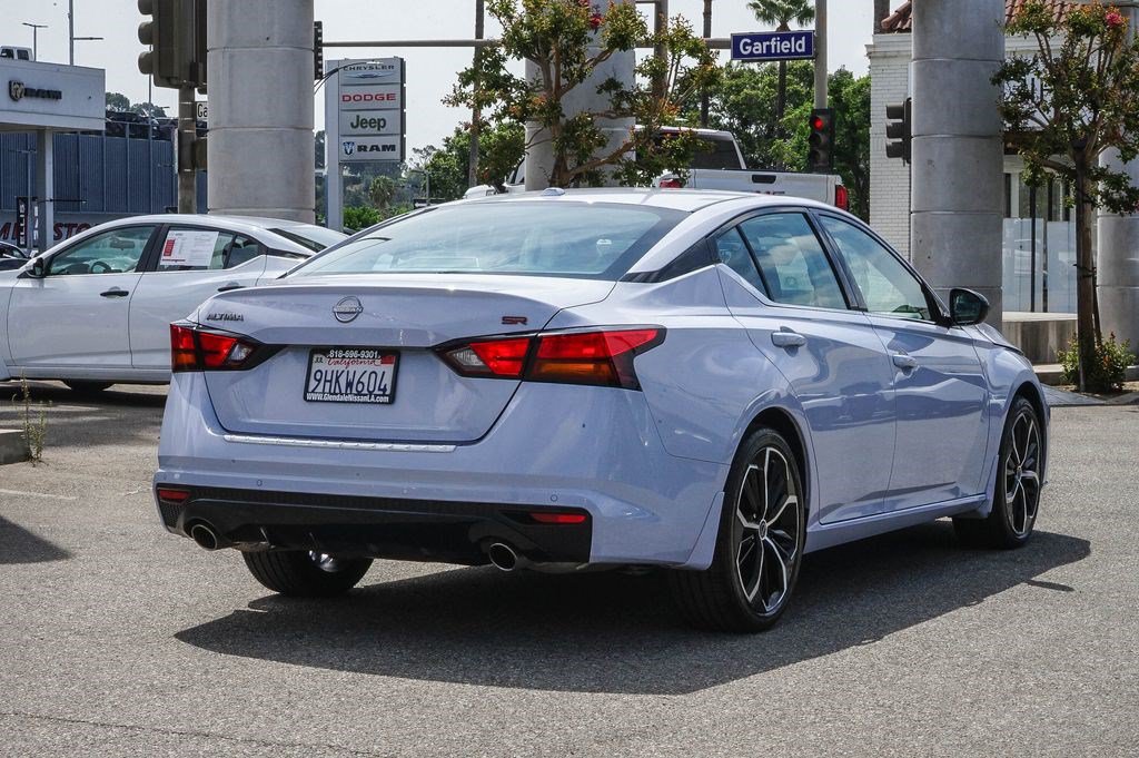 Certified 2023 Nissan Altima 2.5 SR FWD image 8