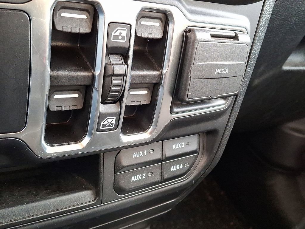 Used 2022 Jeep Wrangler Unlimited Sport image 25