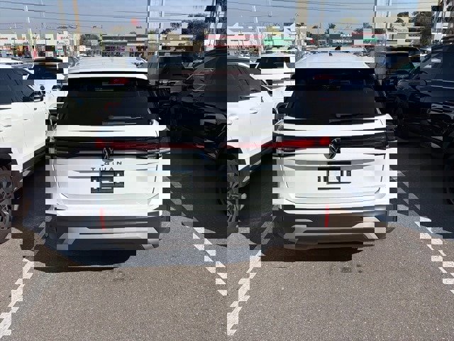 Used 2025 Volkswagen Tiguan S image 7