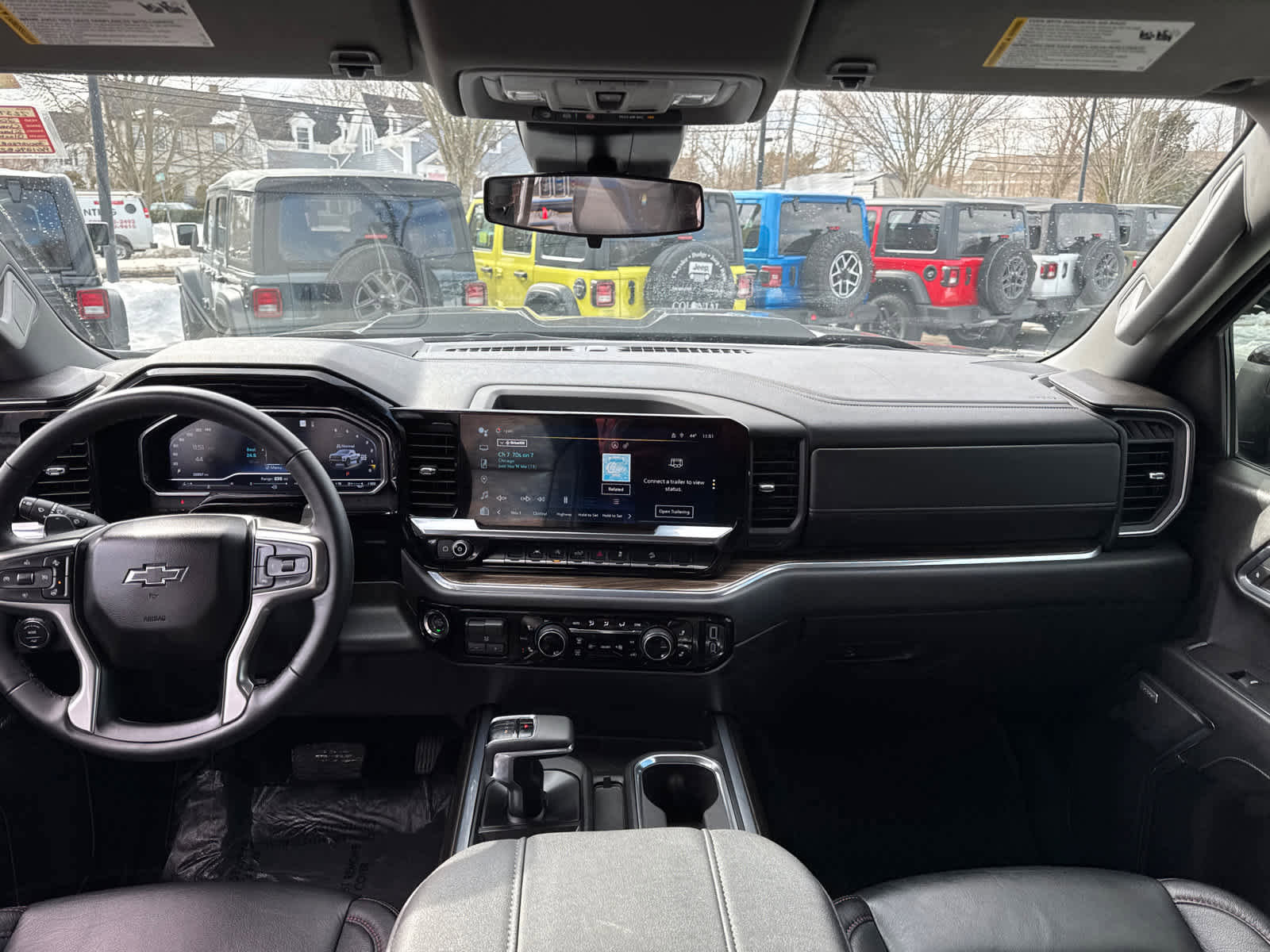 Used 2024 Chevrolet Silverado 1500 LT Trail Boss w/ Convenience Package II image 32