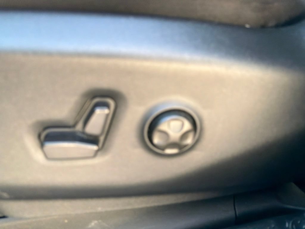 Used 2025 Chrysler Pacifica Select FWD image 23
