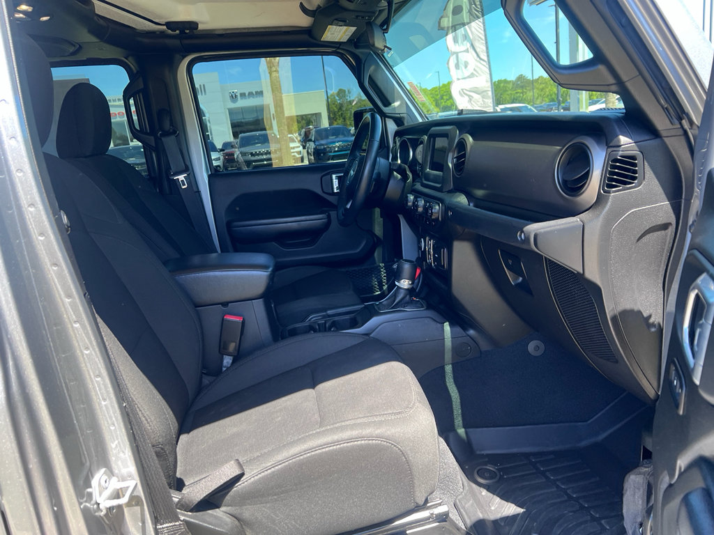 Used 2021 Jeep Gladiator Sport image 16