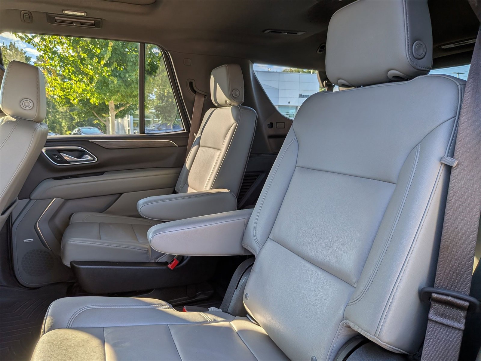 Used 2021 Chevrolet Tahoe LT w/ LT Signature Package image 30