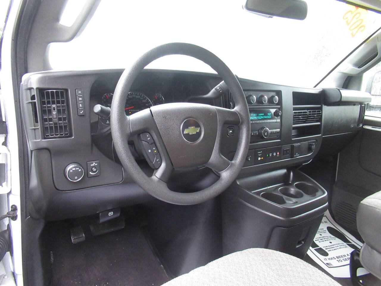 Used 2025 Chevrolet Express 3500 LT w/ LT Preferred Equipment Group RWD image 19