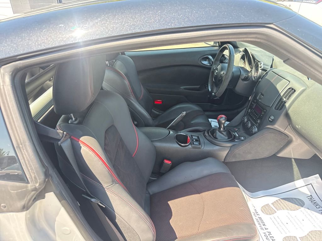 Used 2020 Nissan 370Z image 30