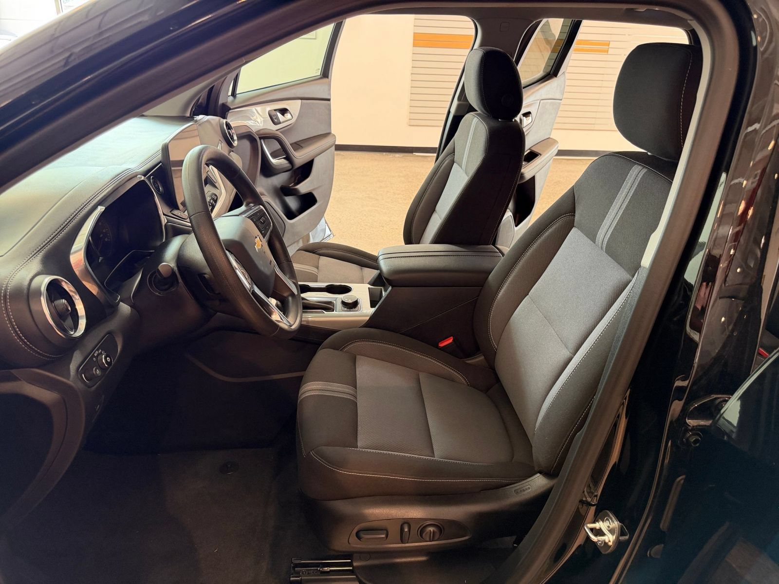 Used 2026 Chevrolet Blazer LT FWD image 26