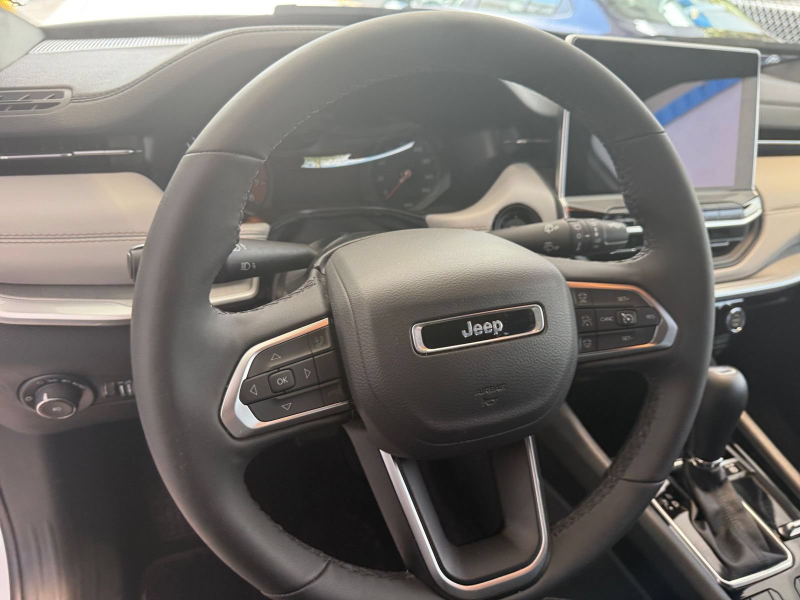 Used 2025 Jeep Compass Limited AWD/4WD image 29