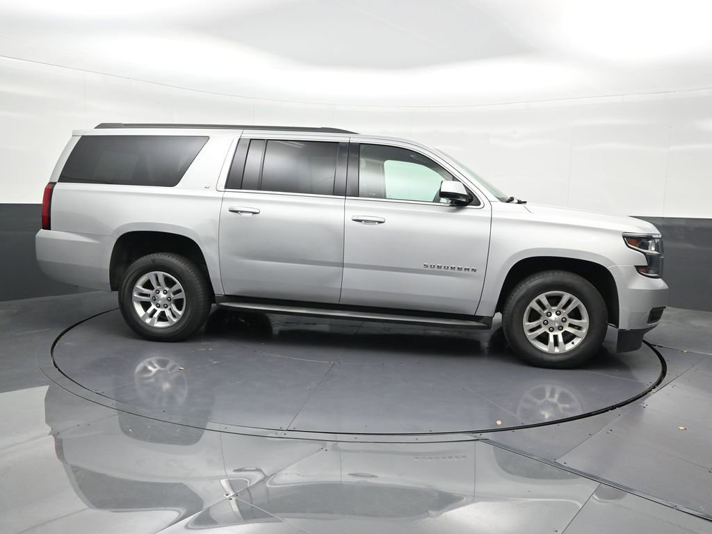 Used 2016 Chevrolet Suburban LT RWD image 7