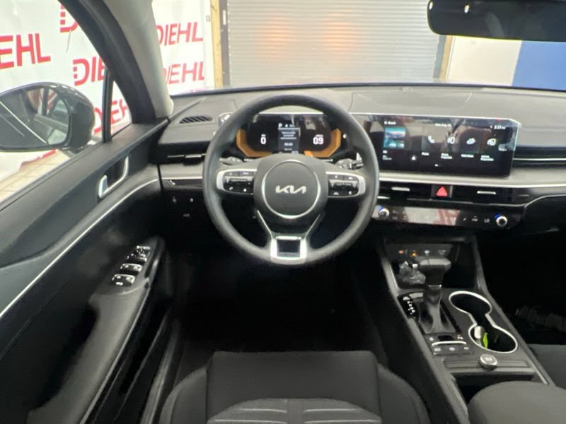 New 2026 Kia K5 LXS FWD image 30