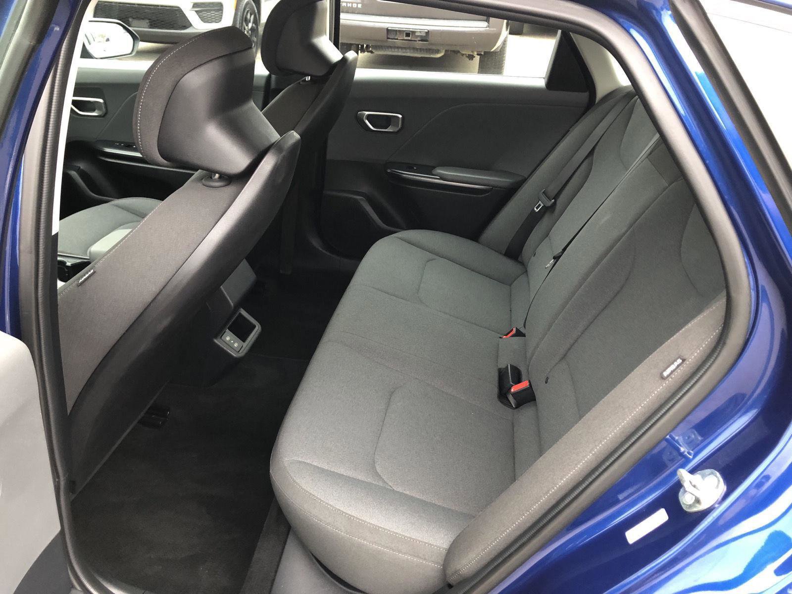 Used 2025 Kia K4 LXS image 11