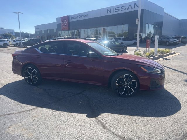 Certified 2025 Nissan Altima 2.5 SR