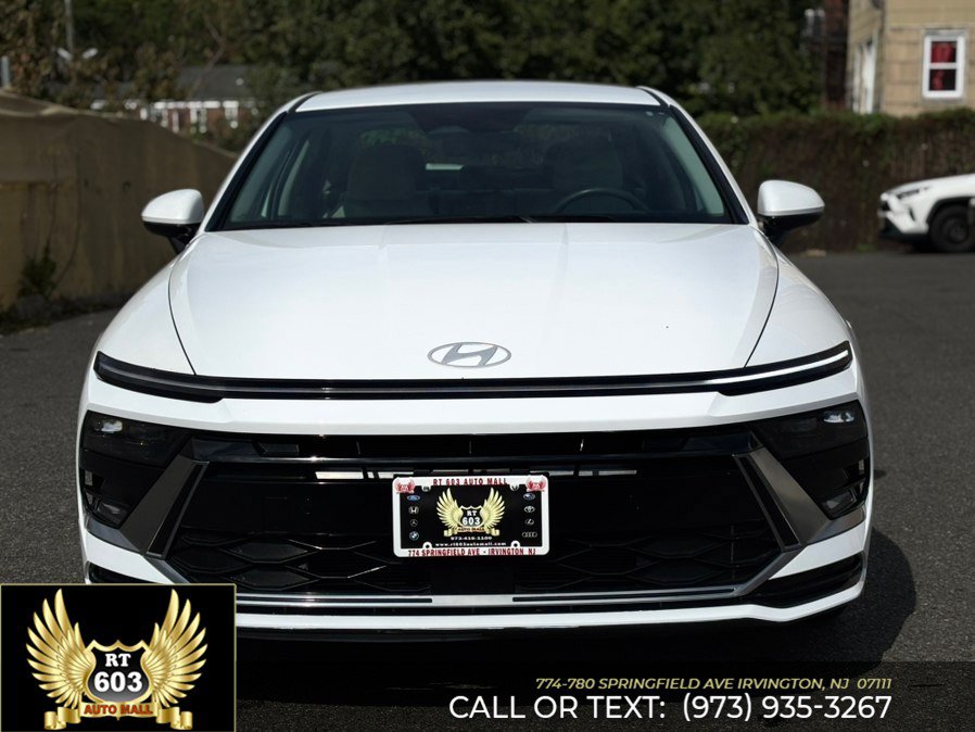 Used 2024 Hyundai Sonata SEL FWD image 2