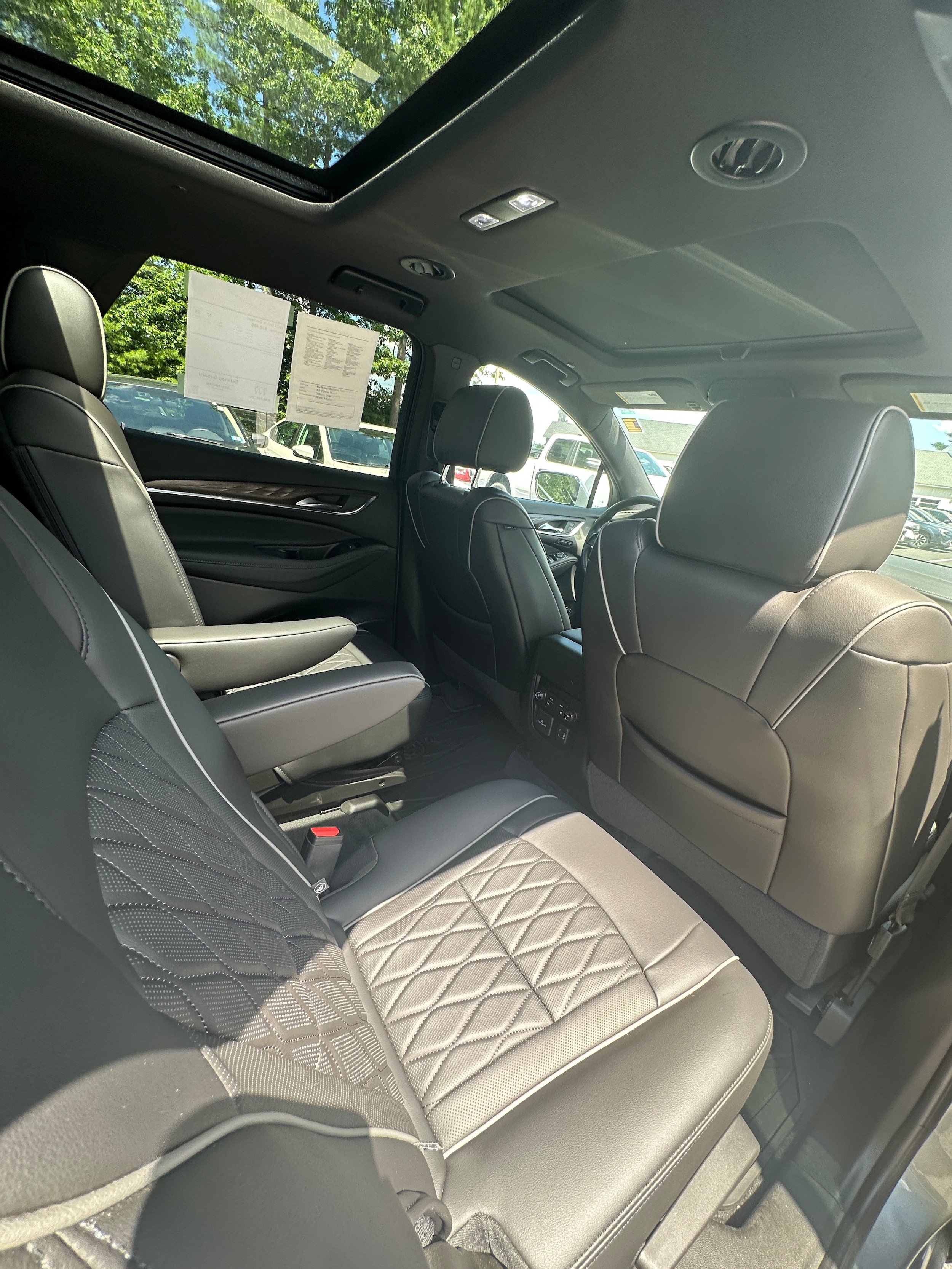 Used 2023 Buick Enclave Avenir w/ Avenir Technology Package AWD/4WD image 12