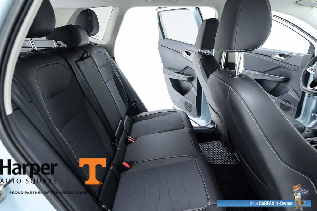 Used 2025 Volkswagen Taos SE FWD image 36