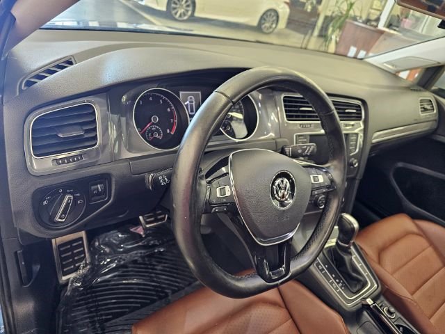 Used 2017 Volkswagen Golf Alltrack S image 7