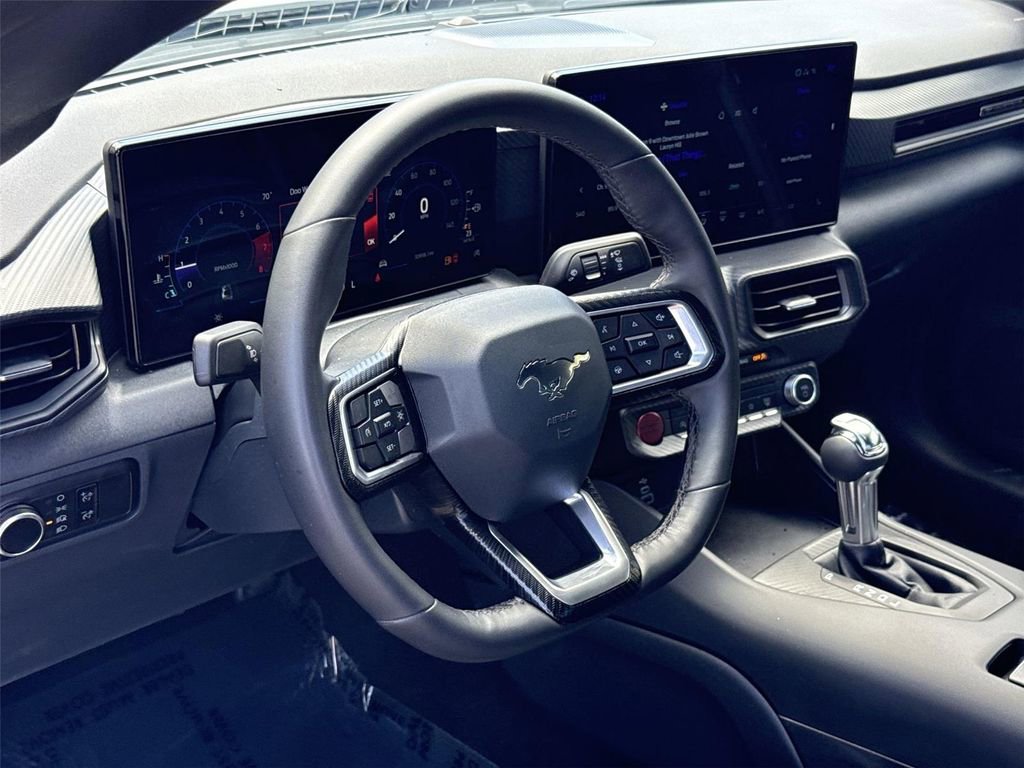 Used 2025 Ford Mustang Coupe RWD image 9