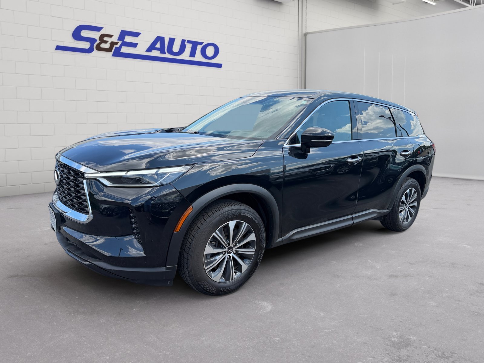 Used 2024 INFINITI QX60 Pure AWD/4WD image 1