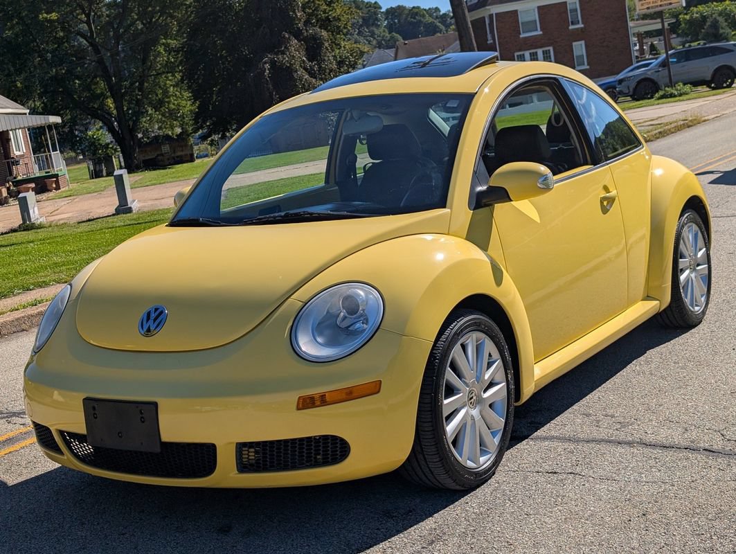 Used 2008 Volkswagen Beetle SE FWD image 15