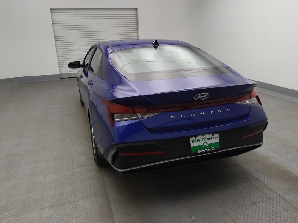 Used 2025 Hyundai Elantra SE image 6