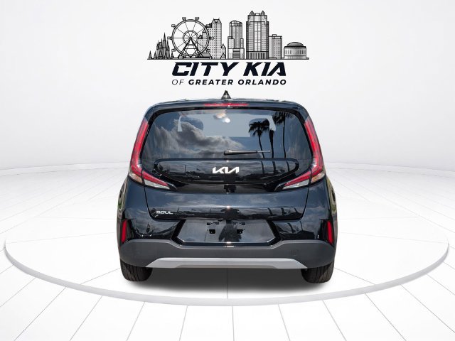 Certified 2025 Kia Soul LX w/ LX Technology Package FWD image 5