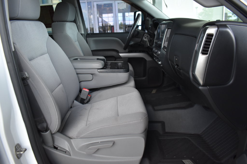 Used 2018 Chevrolet Silverado 1500 LT w/ All Star Edition AWD/4WD image 4