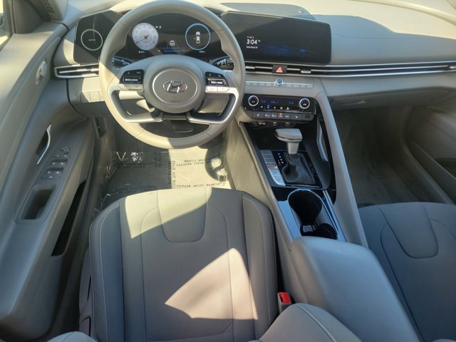 Certified 2023 Hyundai Elantra SEL w/ Convenience Package image 11