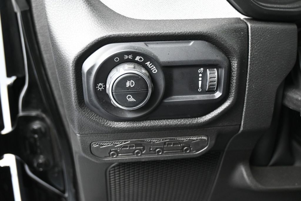 Used 2024 Jeep Gladiator Sport AWD/4WD image 15
