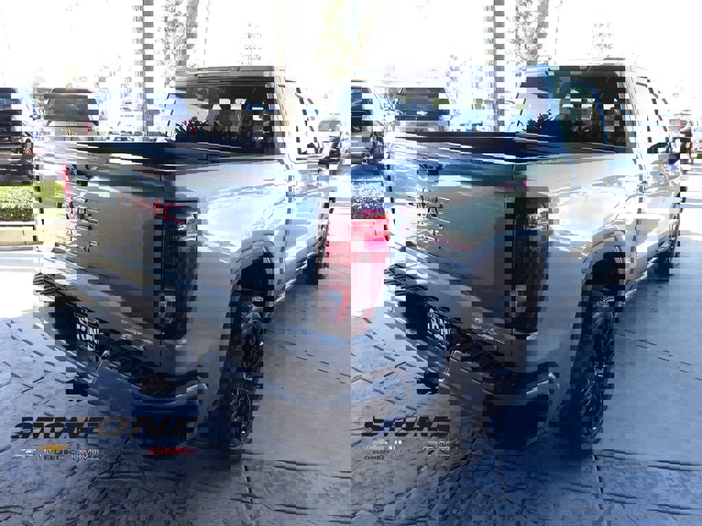 New 2026 GMC Sierra 1500 Elevation image 9