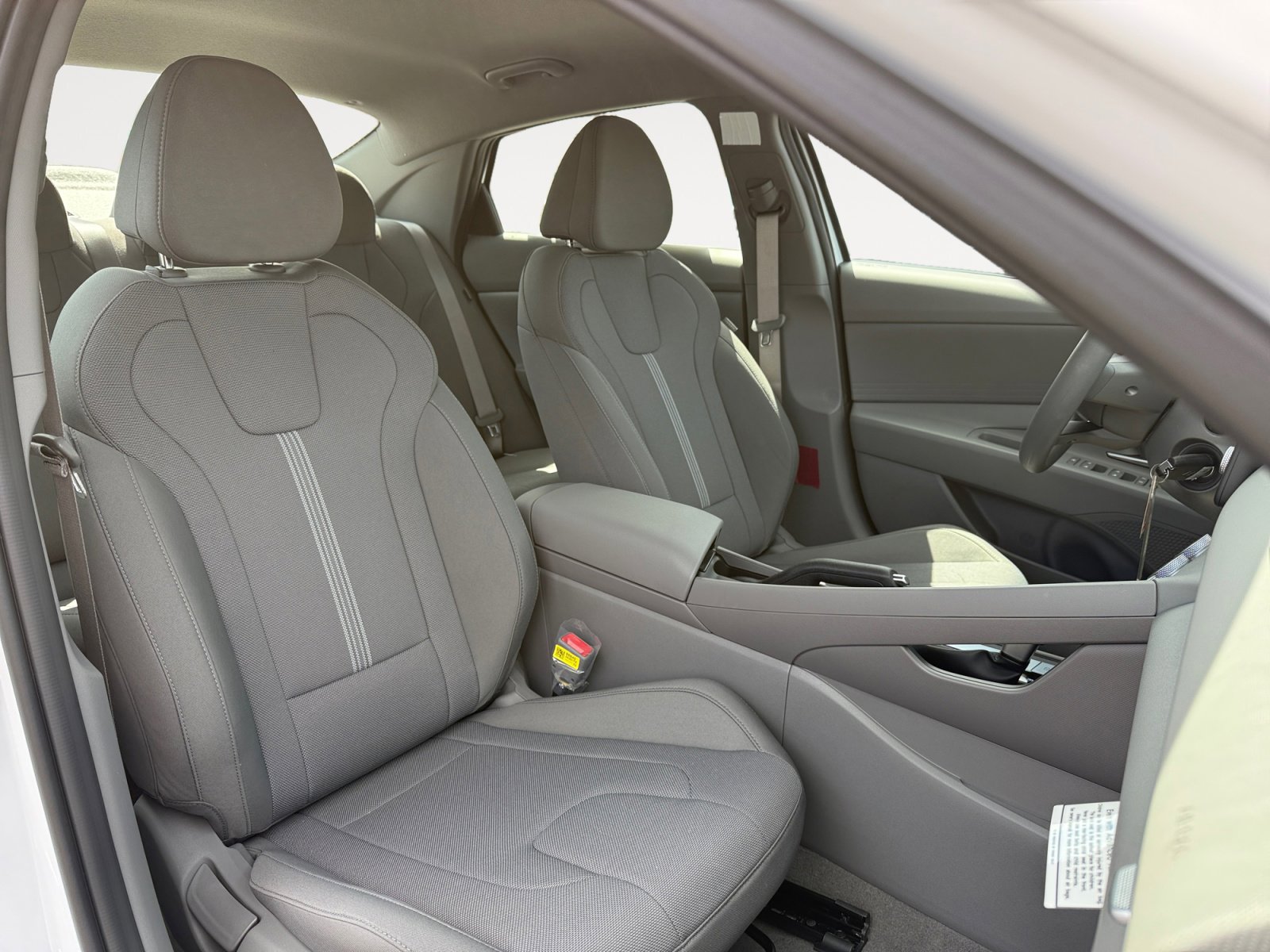 New 2025 Hyundai Elantra SE w/ Cargo Package FWD image 15