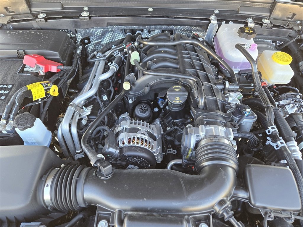 Used 2025 Jeep Wrangler Unlimited Rubicon w/ Technology Group image 31