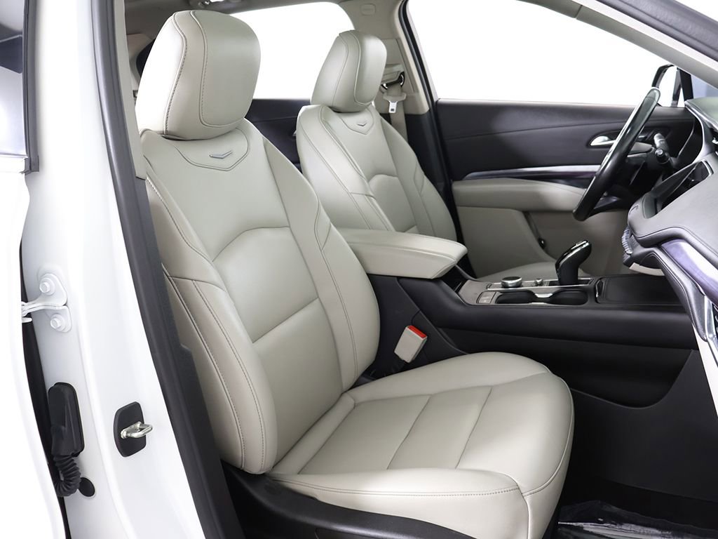 Used 2023 Cadillac XT4 Luxury w/ Cold Weather Package image 34